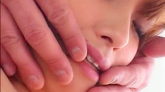 娇小亚洲美人被疯狂操弄