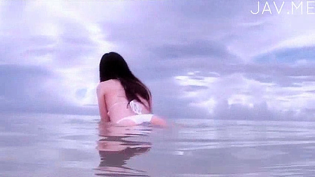 性感美女穿着比基尼看起来很辣眼