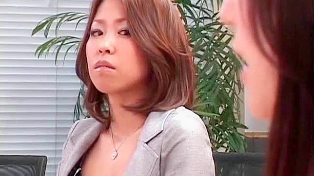 业余可爱日本AV女星室内亲热互吻片段