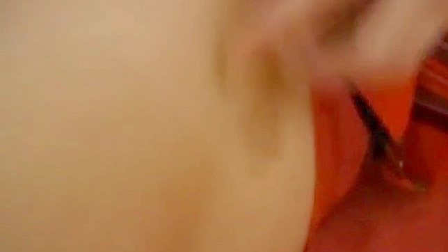 业余亚洲美女安绪良自我探索与玩弄私处的视频记录。
