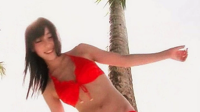 美丽大胆的日本独秀女优户外风情展示