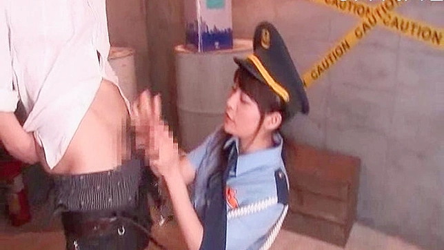 飒爽女警大胆手爱服务