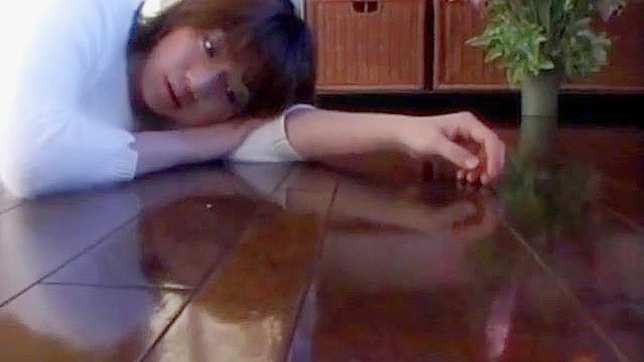 寂寞饥渴的美女自慰