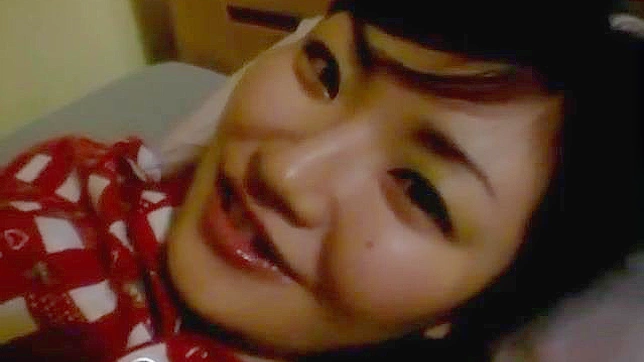 天真日本小可爱展示她挺拔的美臀