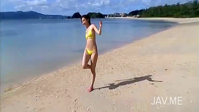 亚洲小傻妞渴望做爱