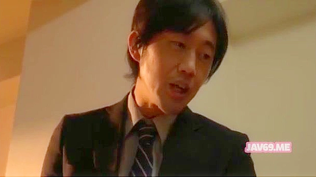 迷人的业余亚洲色情女星在此提供口交服务