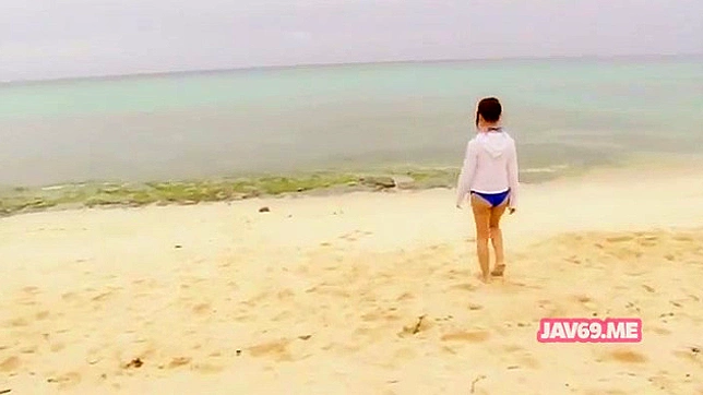诱人可爱的日本独秀美女展示性感身体