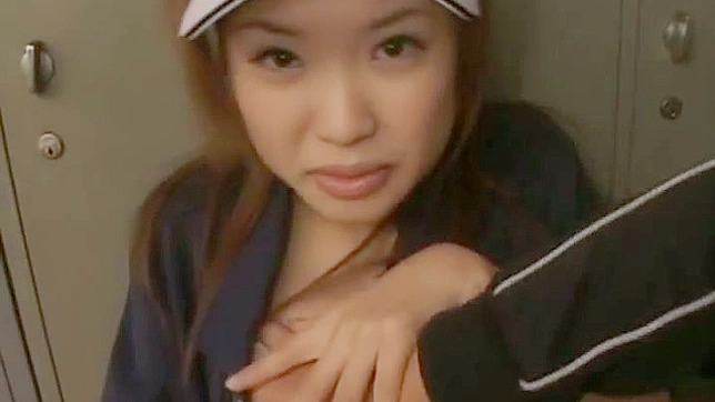 沙亚喜欢她阴道里的肥美阴茎