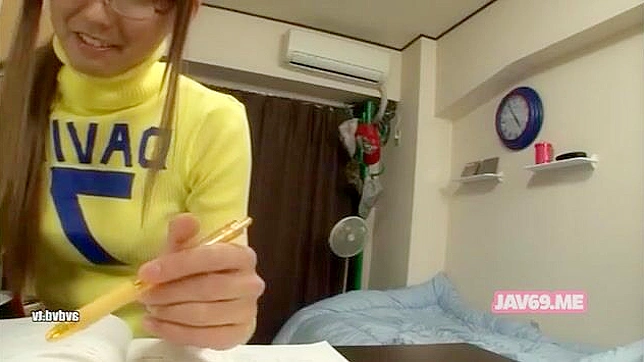 引诱人的日本女孩被疯狂做爱的视频