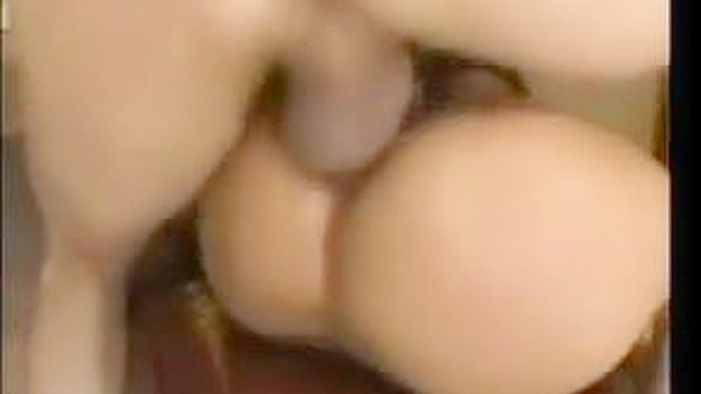 邪恶亚洲女郎被肛交享受至极