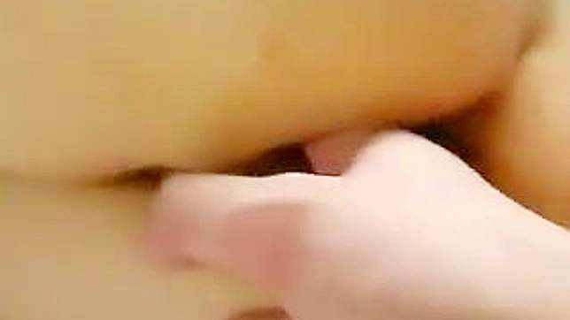 与亚洲妻子的私密互动时光