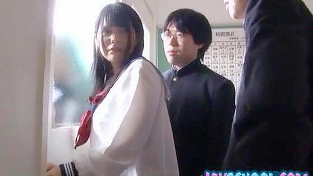 看她吸吮和做爱的过程