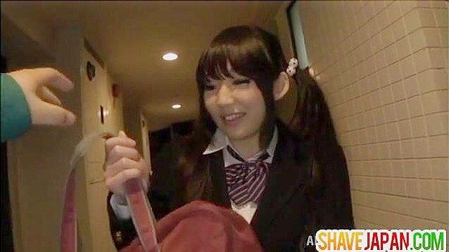 亚洲玩偶被狠狠征服，大声哭泣求饶