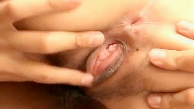 美绪毛茸阴唇大开迎接激烈性爱