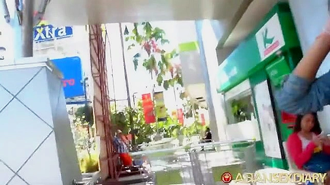 可爱美女穿性感内衣被猛干屁股秀