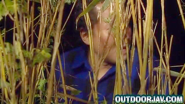 她在户外需要一场热烈的口交体验