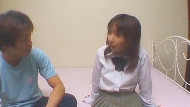 星川遥毛茸茸的私处被挑逗并一路做爱 视频3