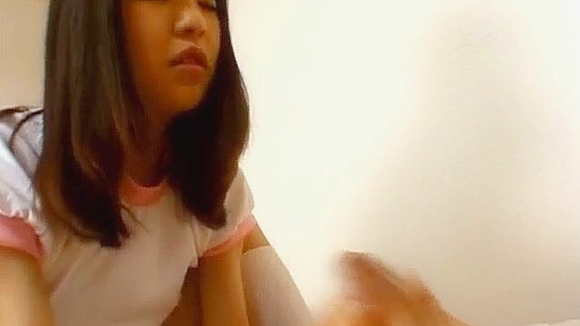 安娜·库拉姆托深情撸硬棒直至手上沾满精华 视频4