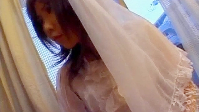 浅仓南穿婚纱口交并戴着手套揉搓视频3