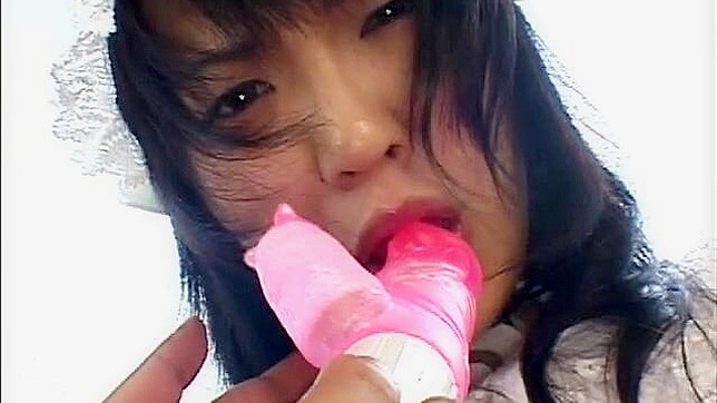 甜蜜爱人用硬棒棒享受乐趣