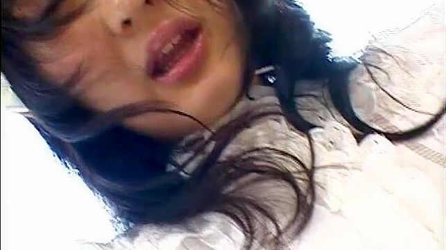 甜蜜爱人用硬棒棒享受乐趣