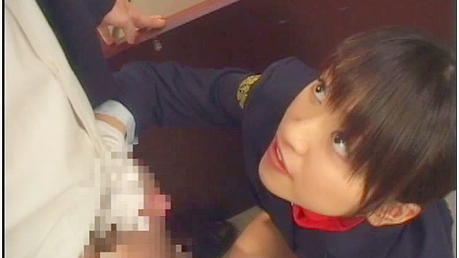 女学生驯服两个饥渴的年轻小伙子