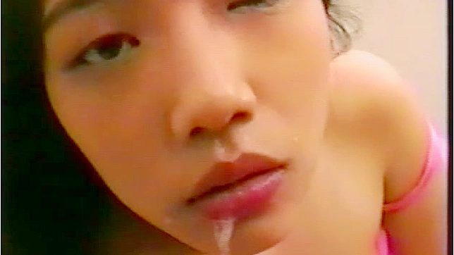 热辣人妻享受激情胸部爱抚