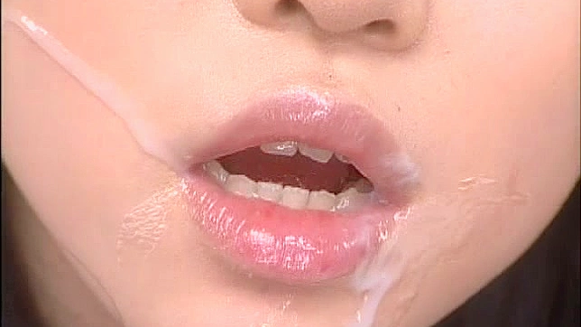 可爱女学生对帅哥的精液充满渴望