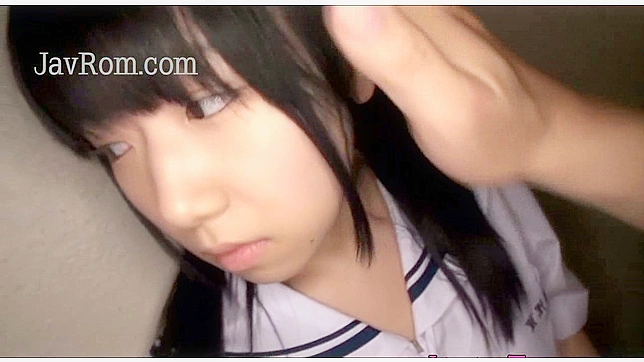 热辣日本女人用玩具满足她甜蜜的小穴