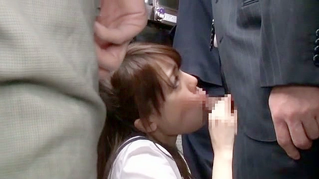 饥渴裁缝享受与性感顾客的疯狂时光