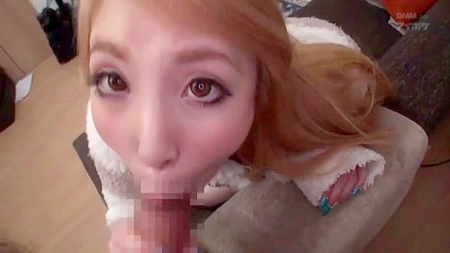 大胆金发女郎享受粉色小穴被猛烈狗式撞击