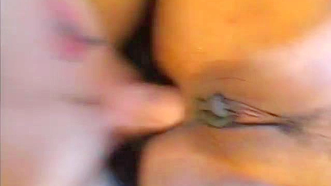 男人猛操女孩湿滑的肛门洞穴