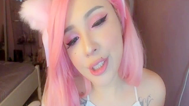 粉发Coser倾情演绎，现场表演惊艳四座