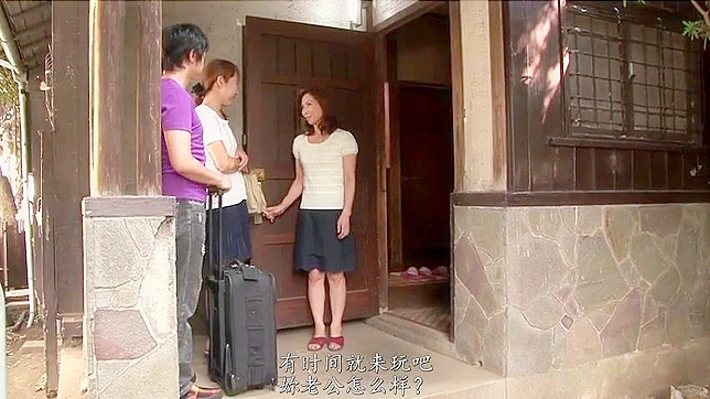 日本毛多妈妈被他粗壮的肉棒彻底征服了