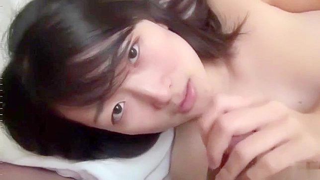 妻子渴望掌控并在这部禁忌日本色情片中成为淫妇