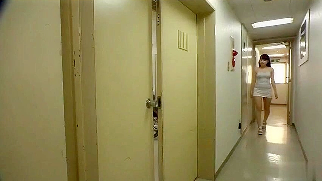 与房间里的另一个性感存在一对一的亲密互动：日本式情欲