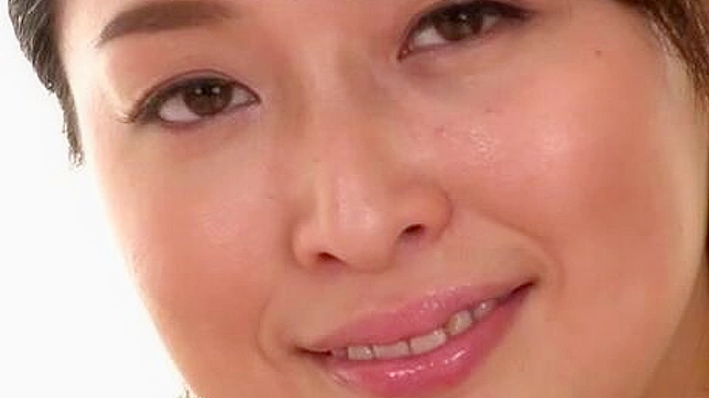 性感日本阿姨被年轻猛男征服，火热激情事件