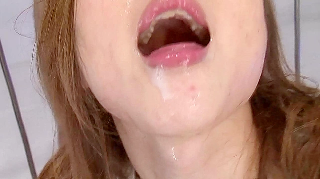 日本妻子的肛交冒险：巨乳美人需要点乐趣！