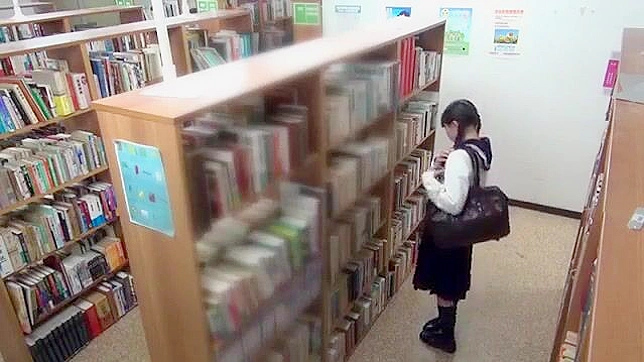 禁忌迷恋：老教授引诱年轻学生陷入禁断恋情