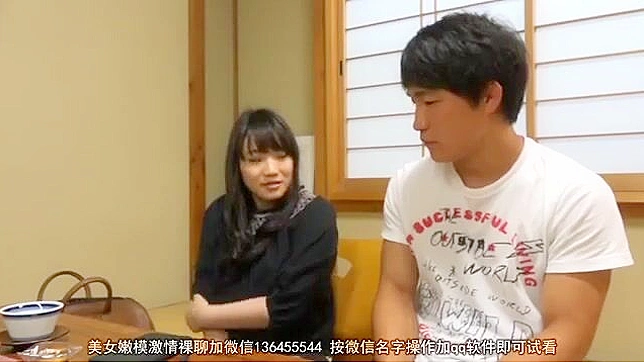 诱惑的少女继姐在日本色情视频中勾引男孩