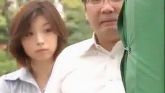 流浪汉帮凶蹂躏顺从的JAV妻子