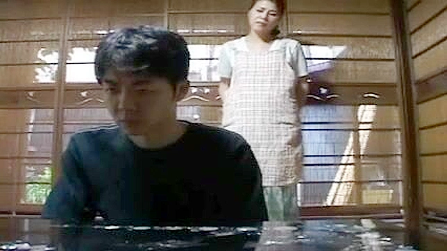 母亲与房东的秘密情事在火爆日本色情视频中曝光