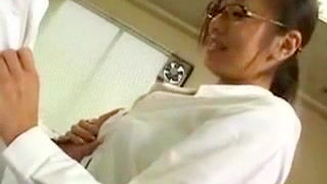 日本女教师禁恋激情故事
