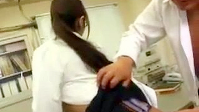 日本女教师禁恋激情故事