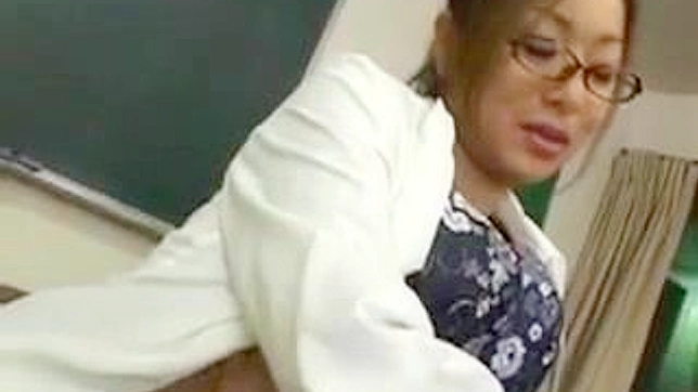 日本女教师禁恋激情故事