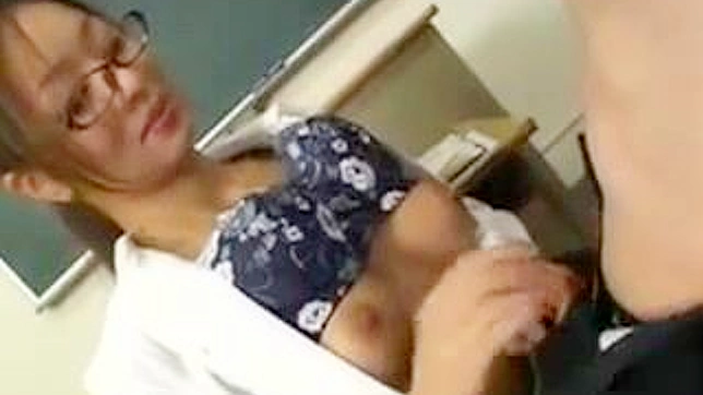 日本女教师禁恋激情故事