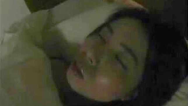 释放欲望：继母与儿子的禁忌激情