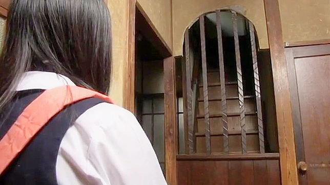 日本调皮女学生的爷爷们猥亵她