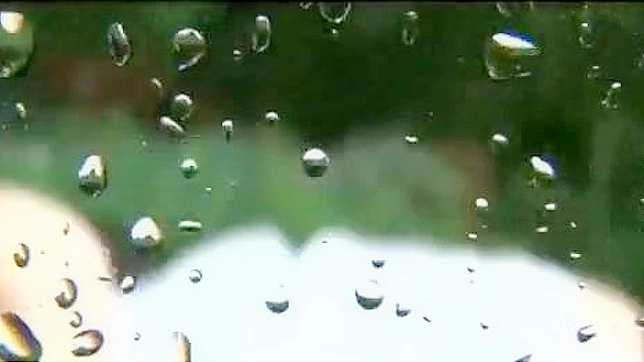 日本女高中生裙下激情性爱体验