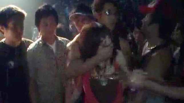 镜头下的意外—清纯女学生与变态男的惊人邂逅